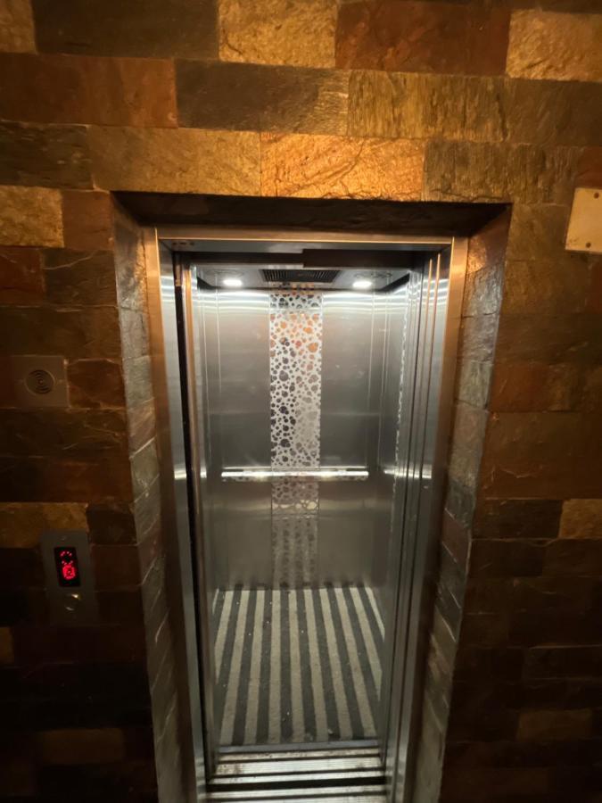 Tower 21 Regency Hotel Kochi Zewnętrze zdjęcie